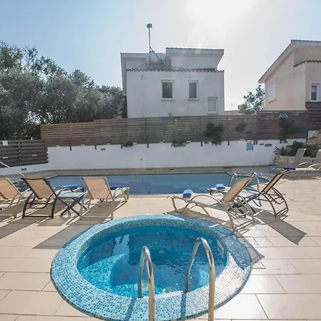 Med 2 Villa Protaras