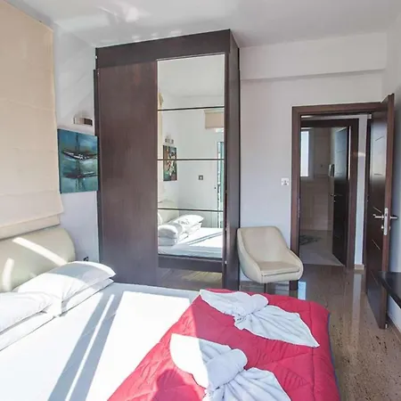 Med 2 Villa Protaras